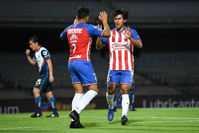Macías celebra en la Copa GNP por México