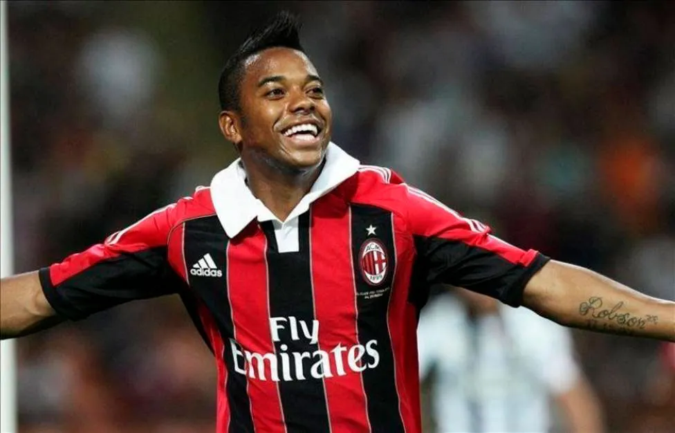 El brasileño en un partido del Milan