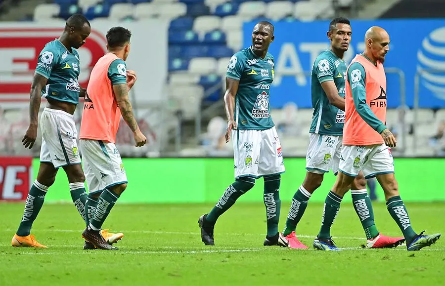 IMAGO7 Jugadores del León tras empate ante Rayados