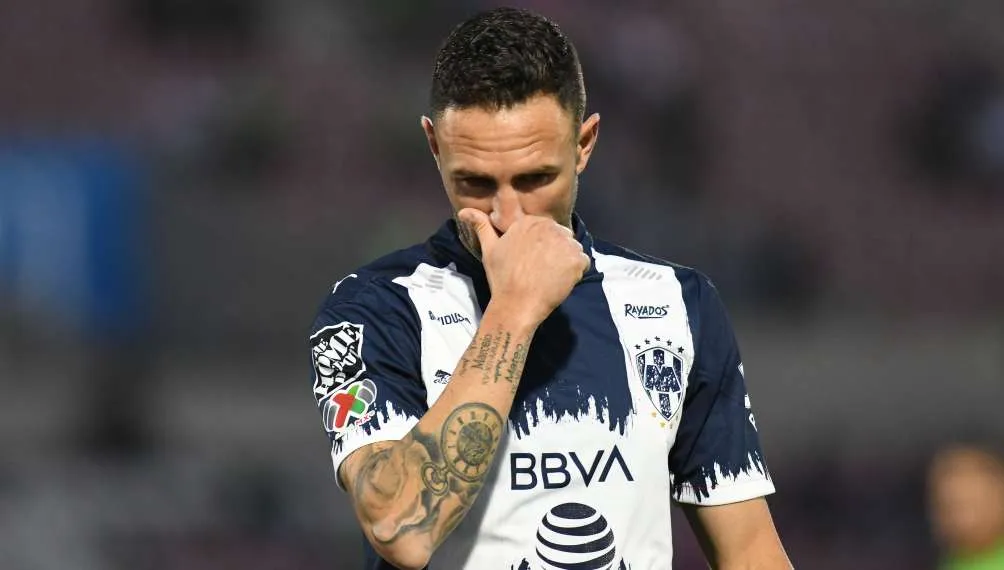 IMAGO7 Miguel Layún en lamento con Rayados