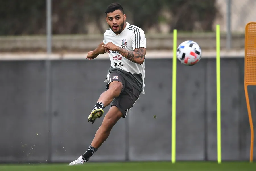 Alexis Vega durante un entrenamiento con el Tri