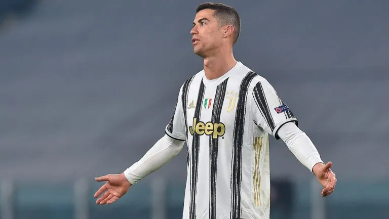 Cristiano Ronaldo durante un duelo con la Juventus