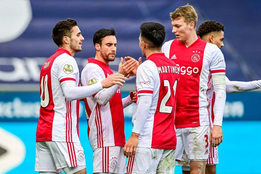 Jugadores del Ajax celebrando un gol a favor