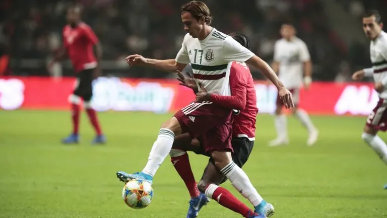 Sebastián Córdova durante el partido de México contra Trinidad y Tobago