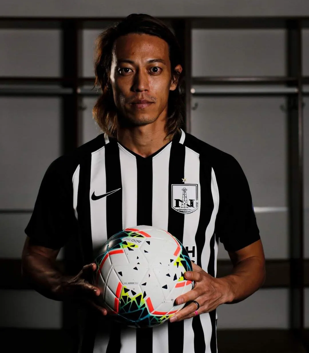 Keisuke Honda como jugador del&nbsp;Neftchí&nbsp;azerbaiyano