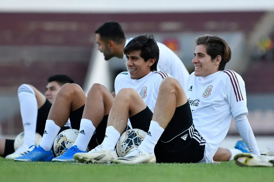 Macías y Santi Muñoz en entrenamiento con el Tri Sub 23