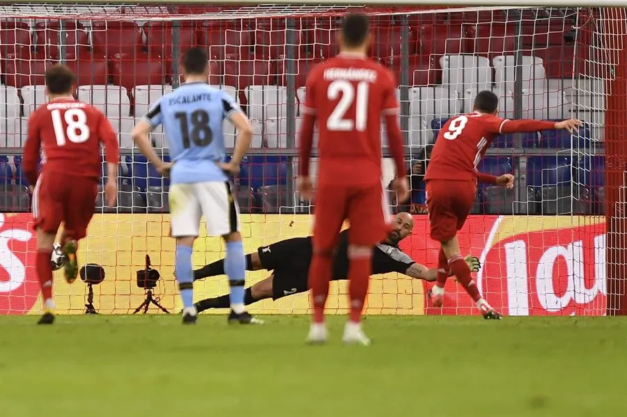 Lewandowski abrió el marcador