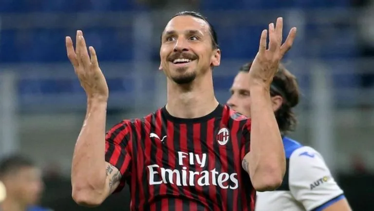 AP Zlatan Ibrahimovic en partido del Milan