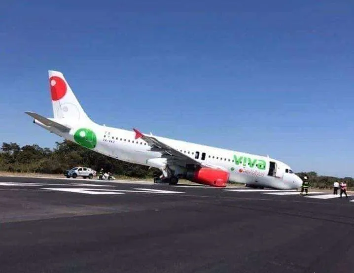 TWITTER:@ANTONIOSALINASM Avión con falla