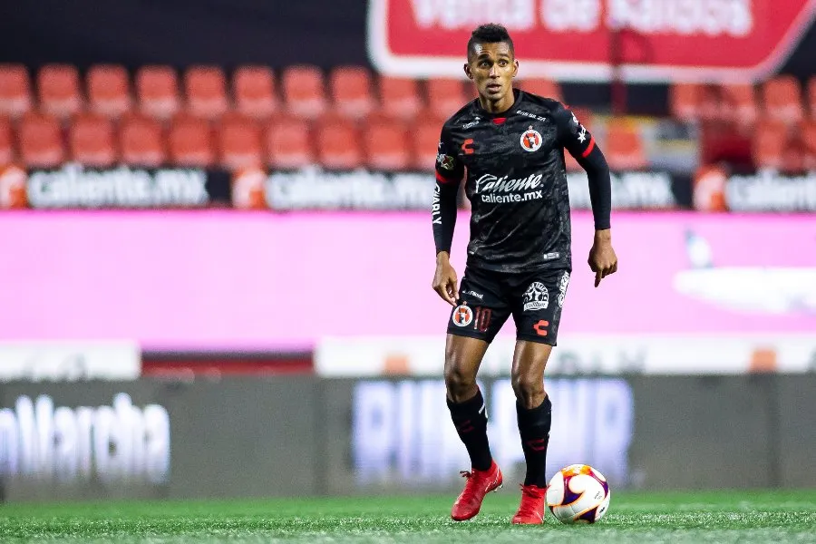 Fidel Martínez durante un partido con Xolos
