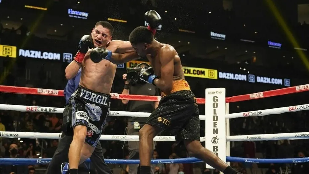 Ortiz se consagró Campeón al vencer a Hooker