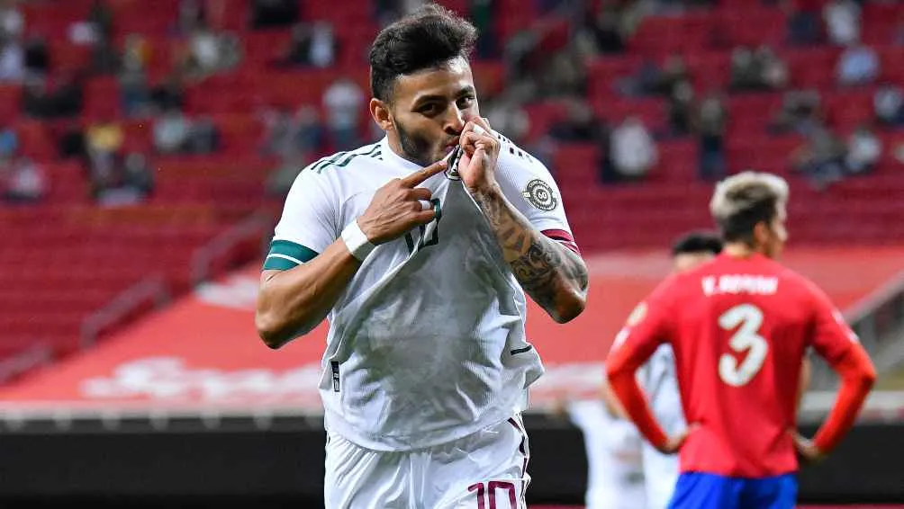 IMAGO7 Alexis Vega en festejo con el Tricolor