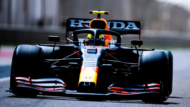 El coche del mexicano Sergio Pérez