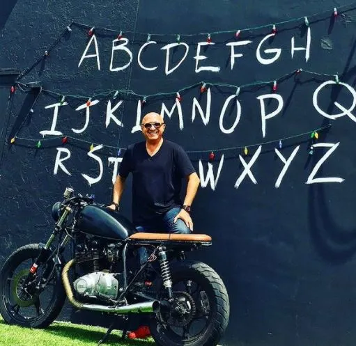 INSTAGRAM @albertociurana Alberto Ciurana, posa con una de sus motos