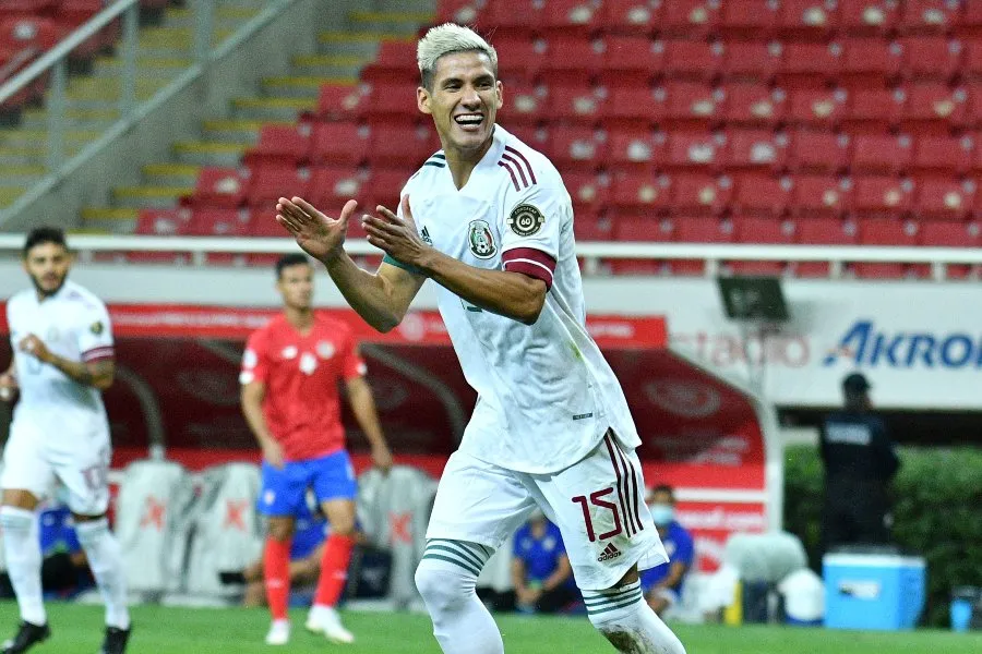 Uriel Antuna celebrando un gol con el Tri Preolímpico