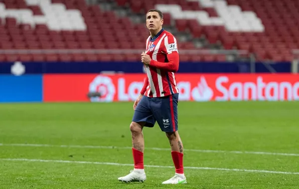TWITTER @JoseMaGimenez13 José María Giménez al finalizar del juego del Atlético