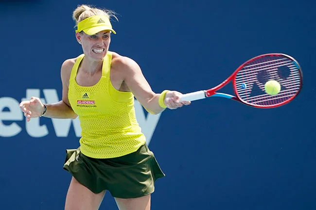 Kerber golpea la bola