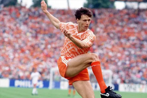 ESPECIAL Van Basten, durante un partido con la Selección de Holanda