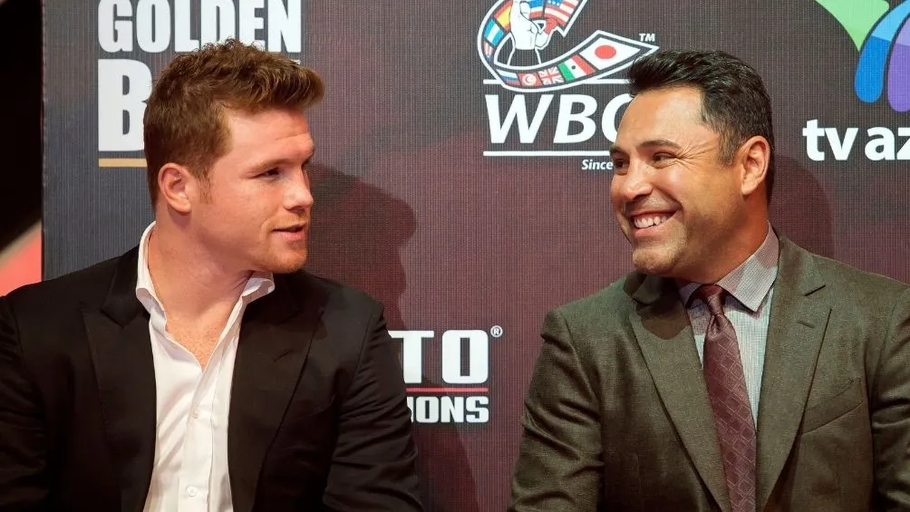 De la Hoya con el Canelo
