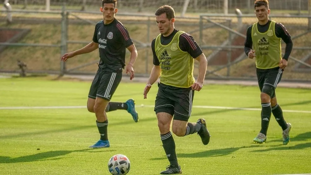Pizzuto en un entrenamiento con Selección