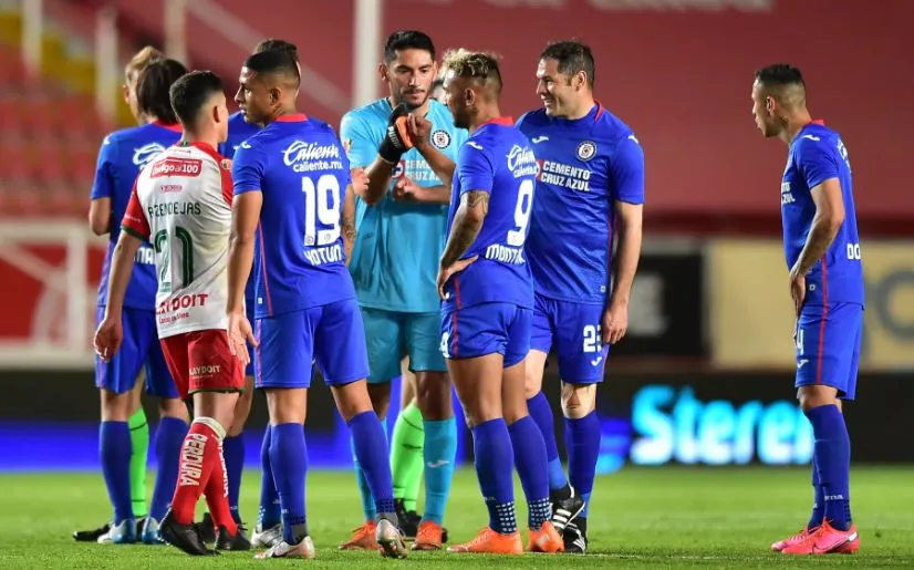 MEXSPORT Montoya festeja con sus compañeros una victoria