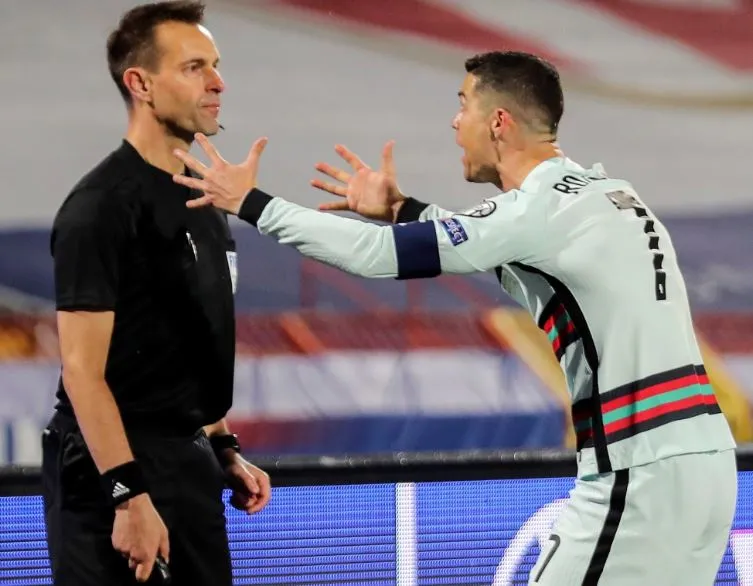 Cristiano explota contra la marcación de los nazarenos