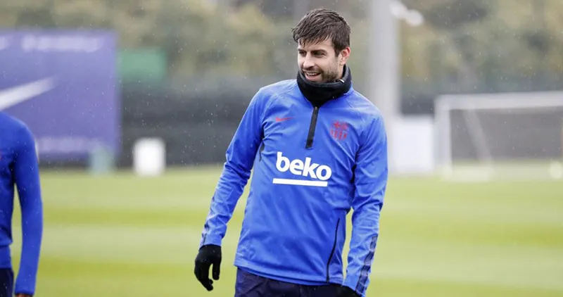 FC BARCELONA Gerard Piqué durante un entrenamiento con el Barcelona