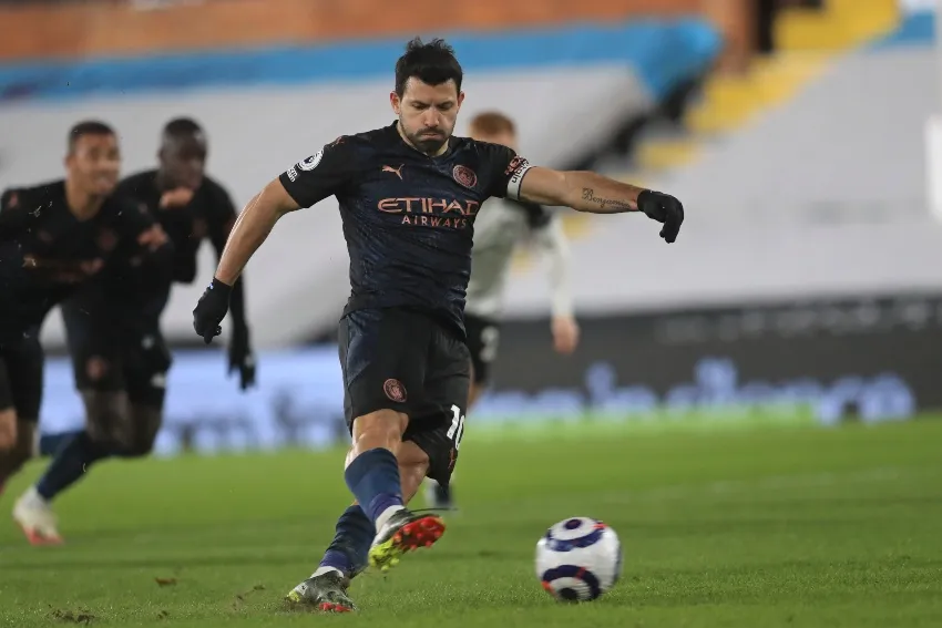 Sergio Agüero en un partido con el Manchester City