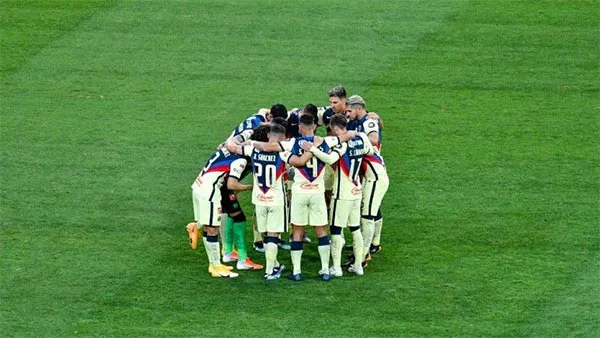 IMAGO7 Integrantes de las Águilas previo a un partido