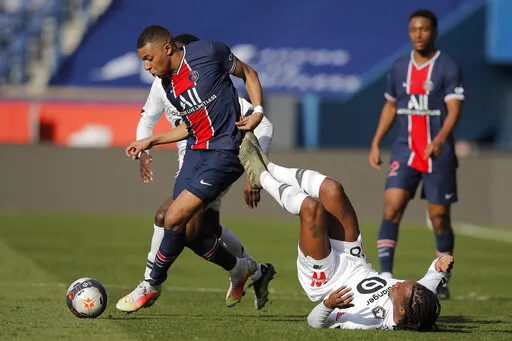 AP Mbappé frente al Lille