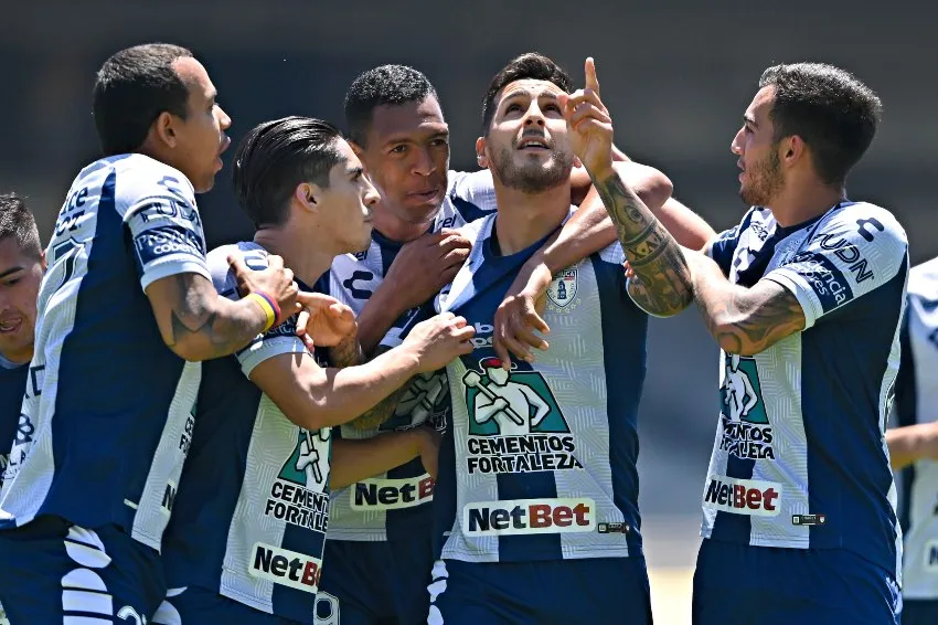 IMAGO7 Ismael Sosa festejando con sus compañeros el primer gol de Pachuca