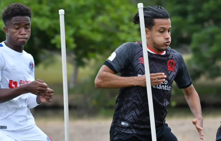 TWITTER @CDOlimpia Jugadores del Olimpia en la práctica