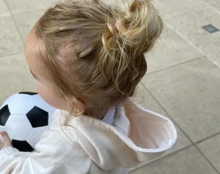 INSTAGRAM @antogriezmann Mia, hija del futbolista francés
