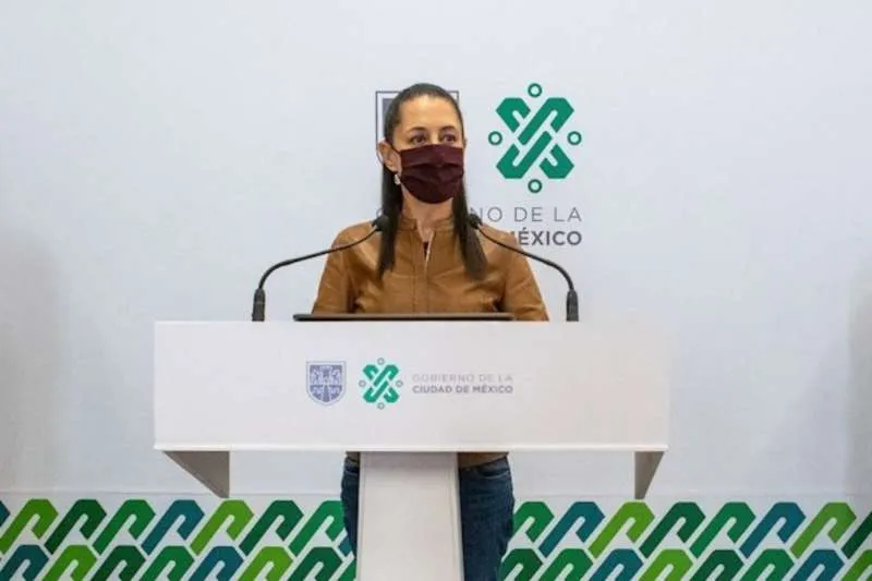 Sheinbaum dando un informe