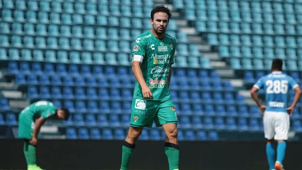 Esqueda en su paso por Jaguares