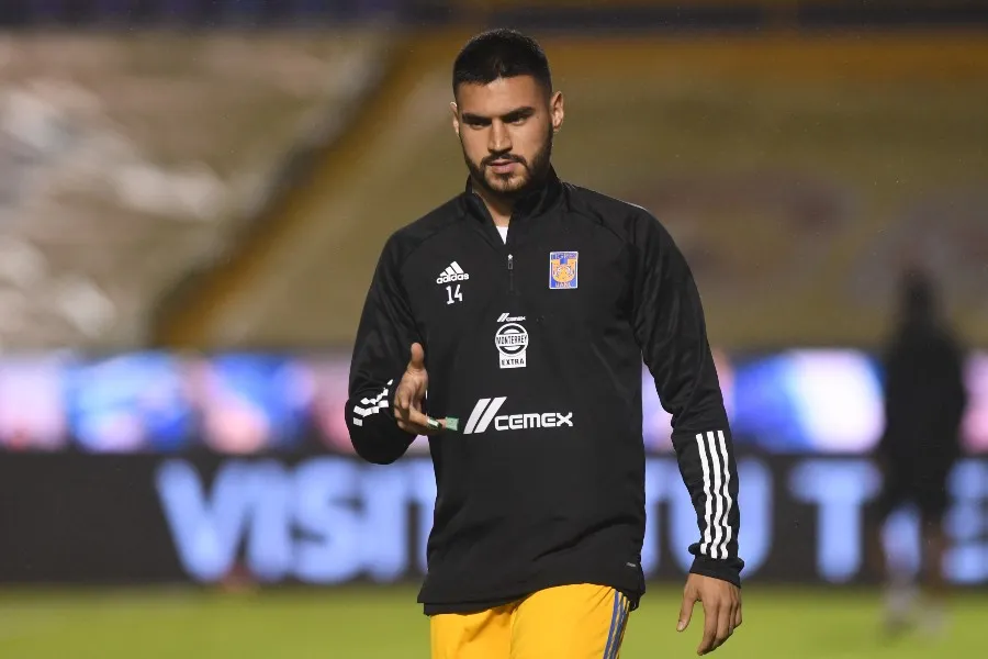 Juan Purata previo a un partido con Tigres