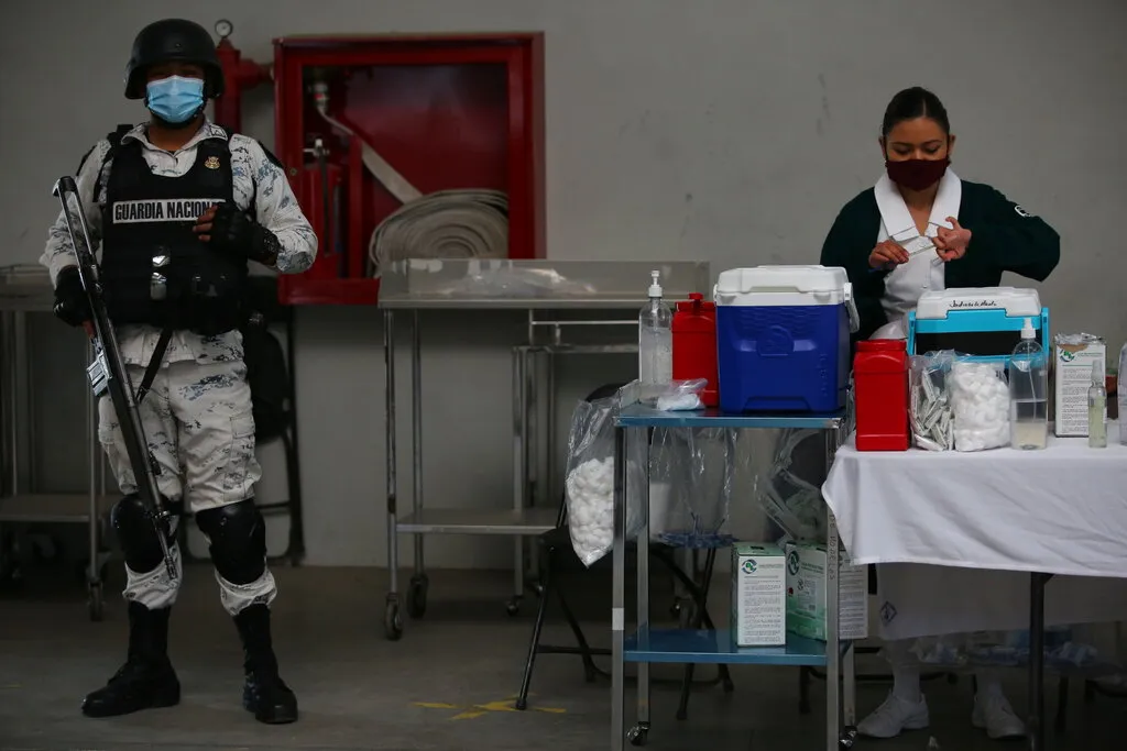 Continúa la vacunación en la Ciudad de México