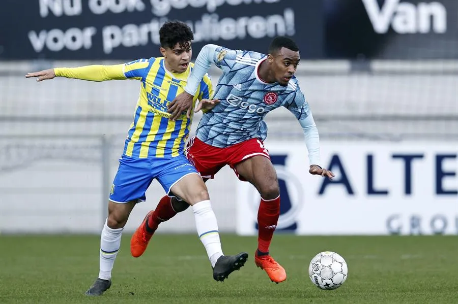 Ajax venció al Waalwijk