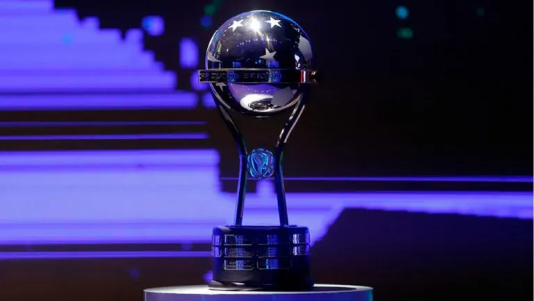 AP Trofeo de la Copa Sudamericana en un sorteo