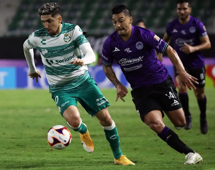 IMAGO7 Diego Valdés, en acción con los Guerreros