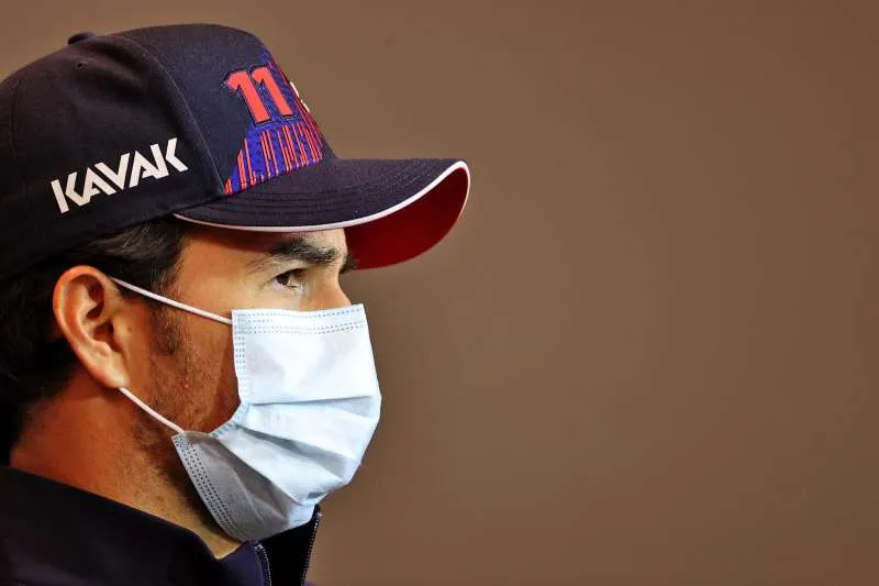 Checo Pérez en conferencia