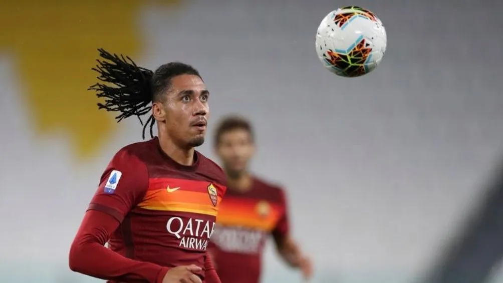 Smalling en un partido con la Roma