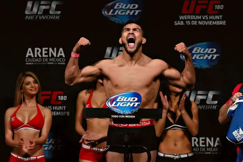 Kelvin Gastelum en pesaje