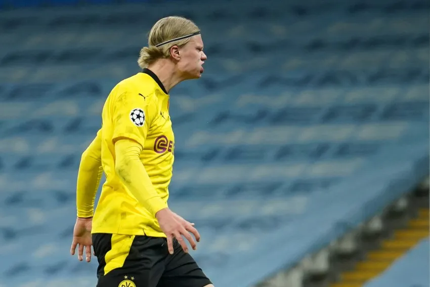 AP Erling Haaland durante un juego del Borussia Dortmund