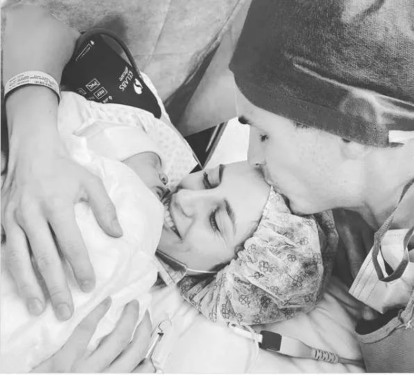 INSTAGRAM:JUANDINENNO Dinenno en el nacimiento de su hijo