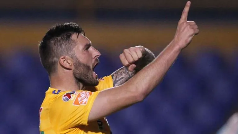 IMAGO7 Gignac, en festejo de gol