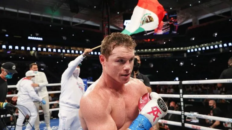 MEXSPORT Saúl 'Canelo' Álvarez celebrando triunfo sobre Avni Yildirim