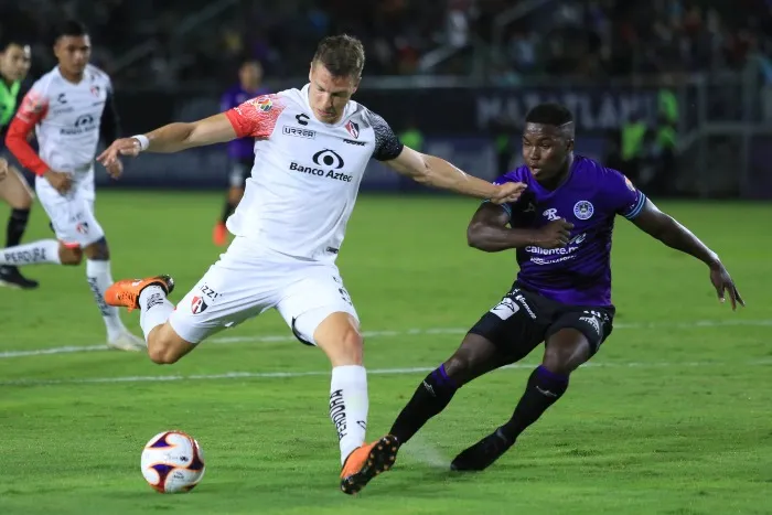 IMAGO7 Julio Furch, delantero del Atlas, en acción