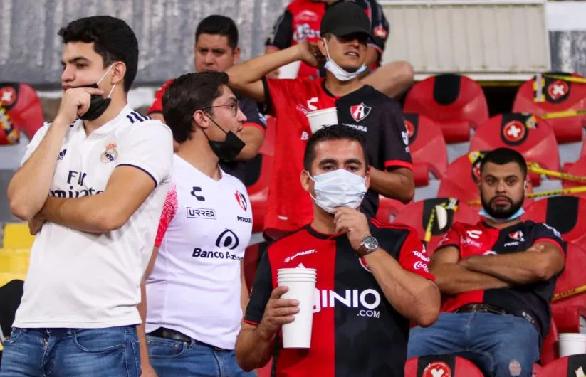 Afición del Atlas en Clásico Tapatío