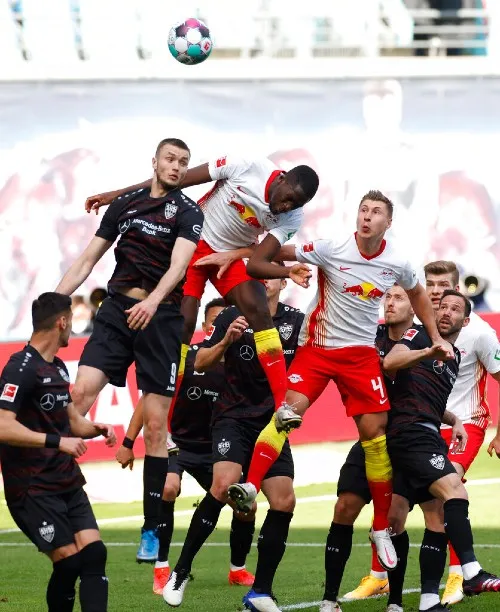 AP Leipzig en acción contra Stuttgart